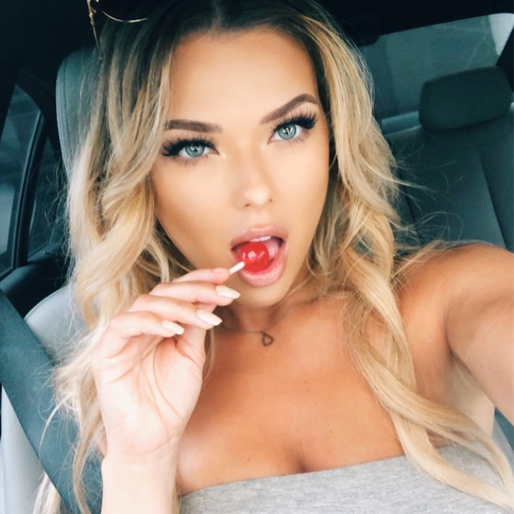 ニーシー・リゾ（Neesy Rizzo）水着モデルに淫乱疑惑、つぎAVお願いします！