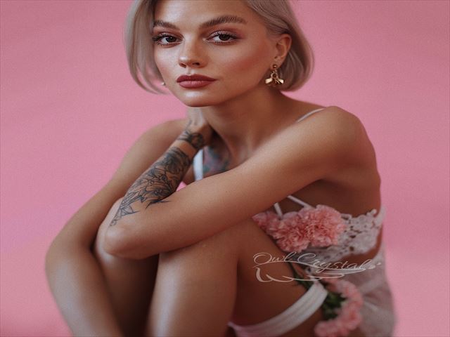 オウルクリスタル（OwlCrystal）【モデル美女、気持ちよすぎて美顔が崩壊】エストニアの素人AV女優