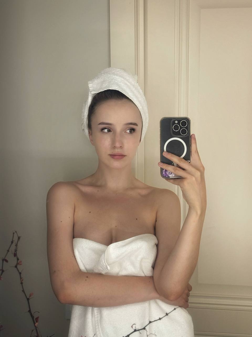 ポリー・ヤングス（Polly Yangs）【オッパイが綺麗な美女は肉便器】ロシアのAV女優