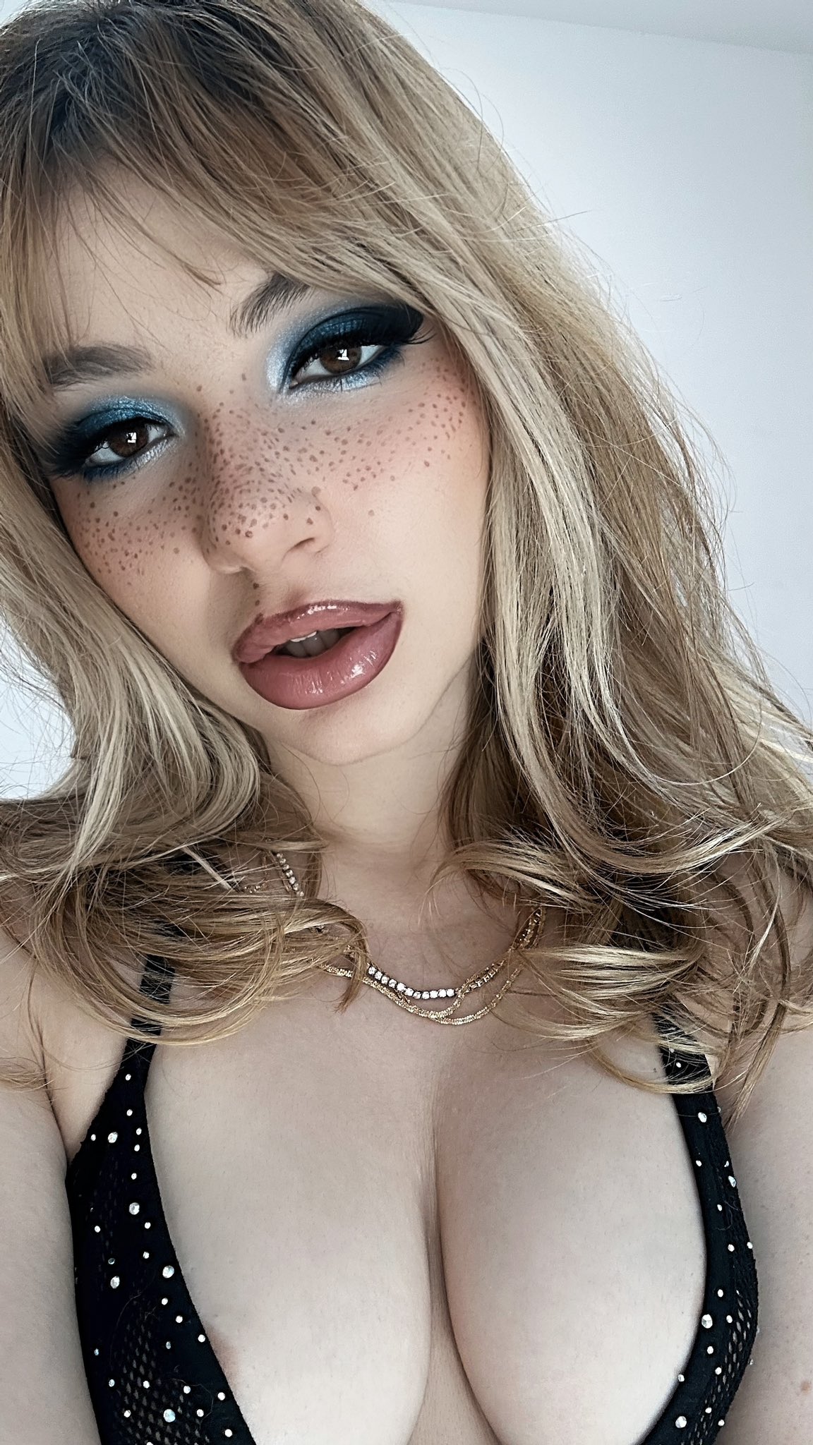 デミ・ホークス（Demi Hawks）【そばかす姫の女体盛り】アメリカのAV女優
